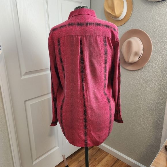 Equipment 100% silk button down snake skin print size large - Picture 7 of 14